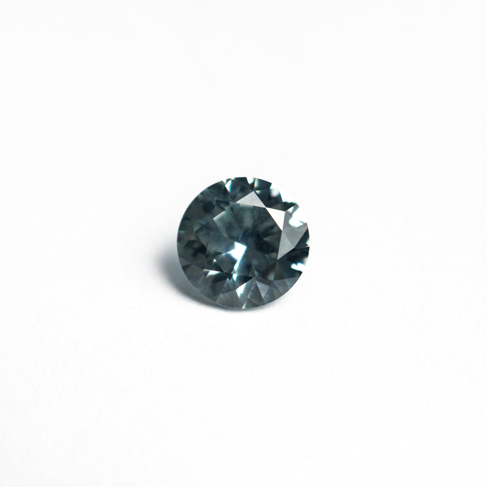0.60ct 5.12x5.09x3.11mm Round Brilliant Sapphire 26556-34
