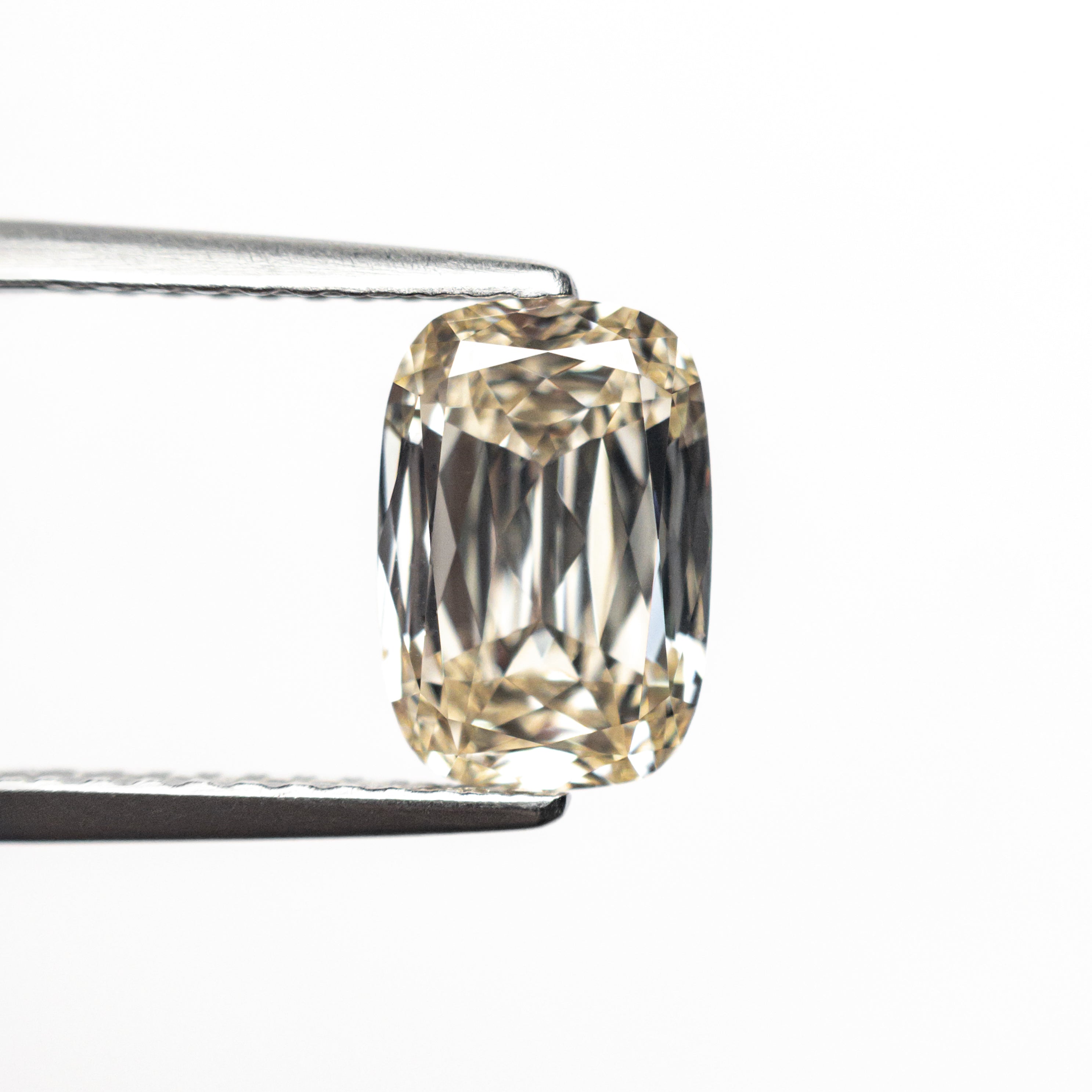 2.01ct 8.74x5.96x4.02mm GIA VVS1 W-X Cushion Brilliant 27090-01