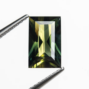 2.24ct 9.26x5.80x4.41mm Rectangle Step Cut Sapphire 27324-02