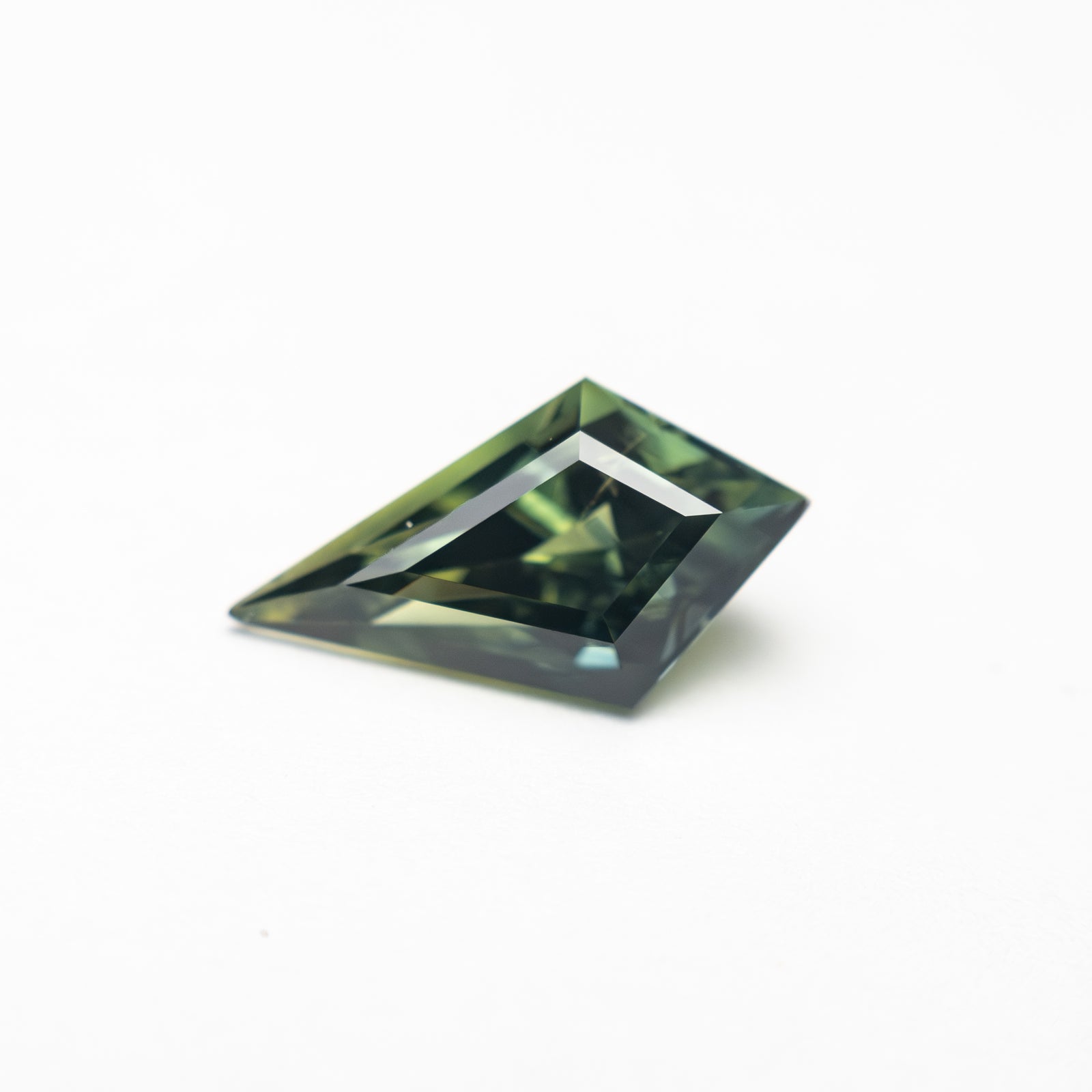 1.14ct 9.93x5.33x4.04mm Kite Step Cut Sapphire 27326-01