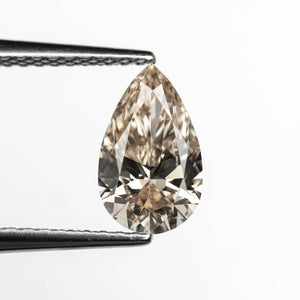 1.05ct 9.23x5.54x3.46mm GIA VS2 Y-Z Pear Brilliant 27371-01