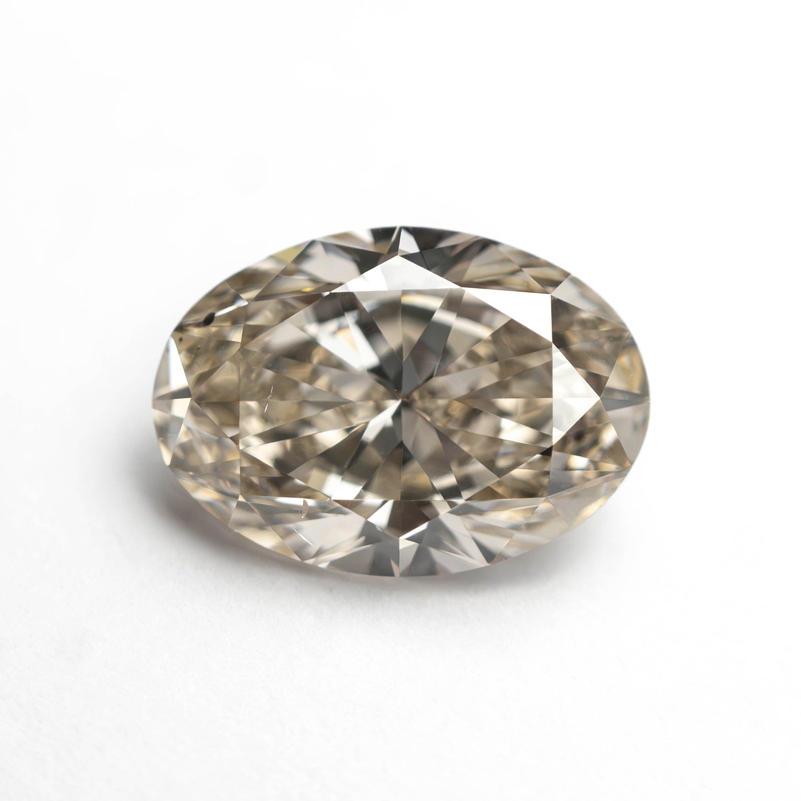 2.03ct 9.73x6.82x4.39mm SI2 Y-Z Oval Brilliant 27385-01