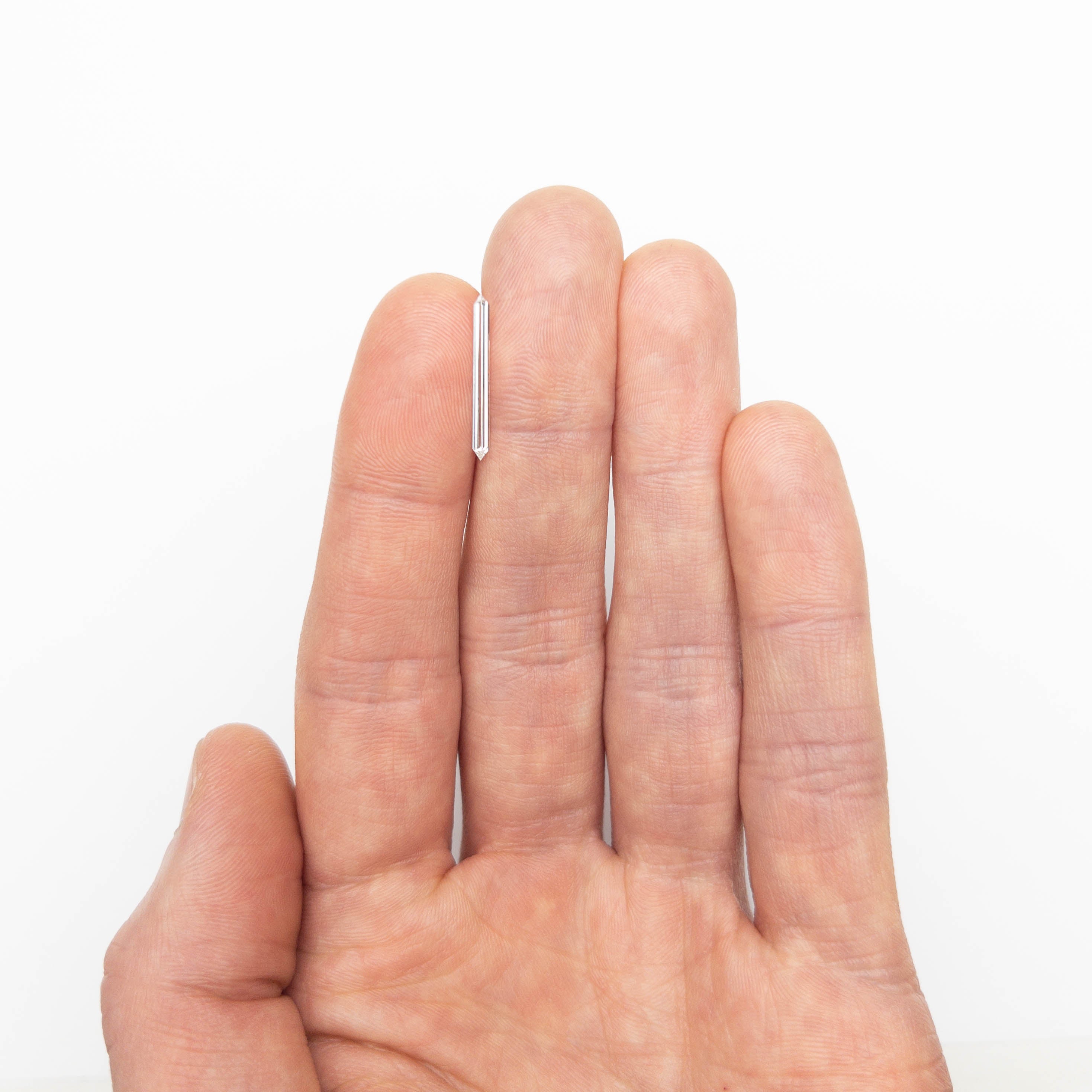 0.43ct 19.42x2.00x1.16mm VS2 H Hexagonal Baguette Step Cut 27400-01