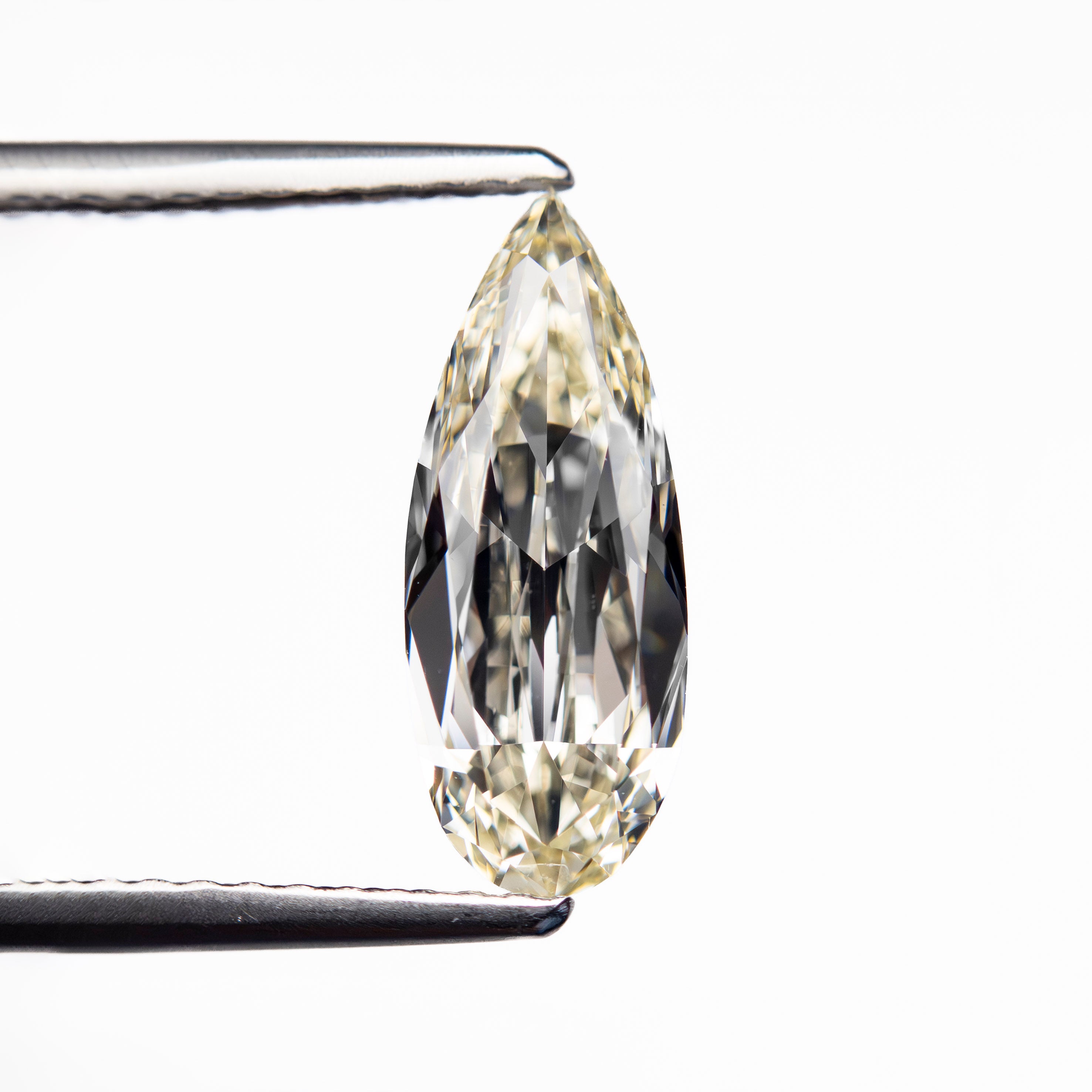 3.02cttw 2pc 13.04x5.09x2.99mm 12.95x5.04x3.21mm GIA M-N Pear Brilliant Matching Pair 27401-01