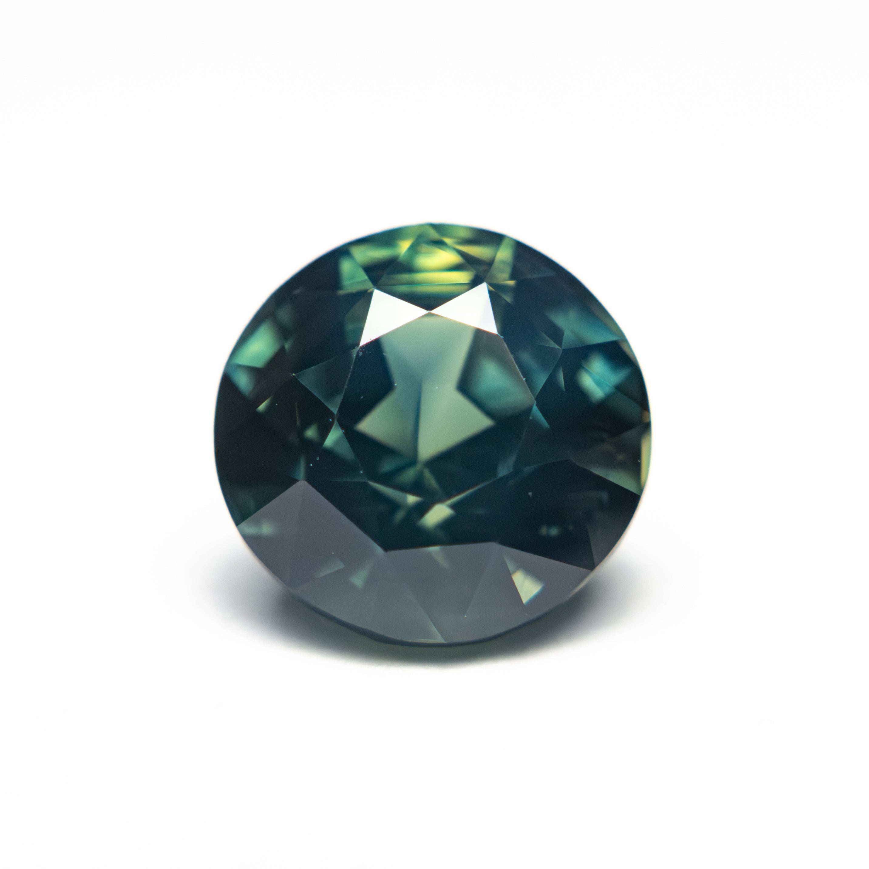 4.03ct 9.09x8.92x6.44mm Round Brilliant Sapphire 27469-01