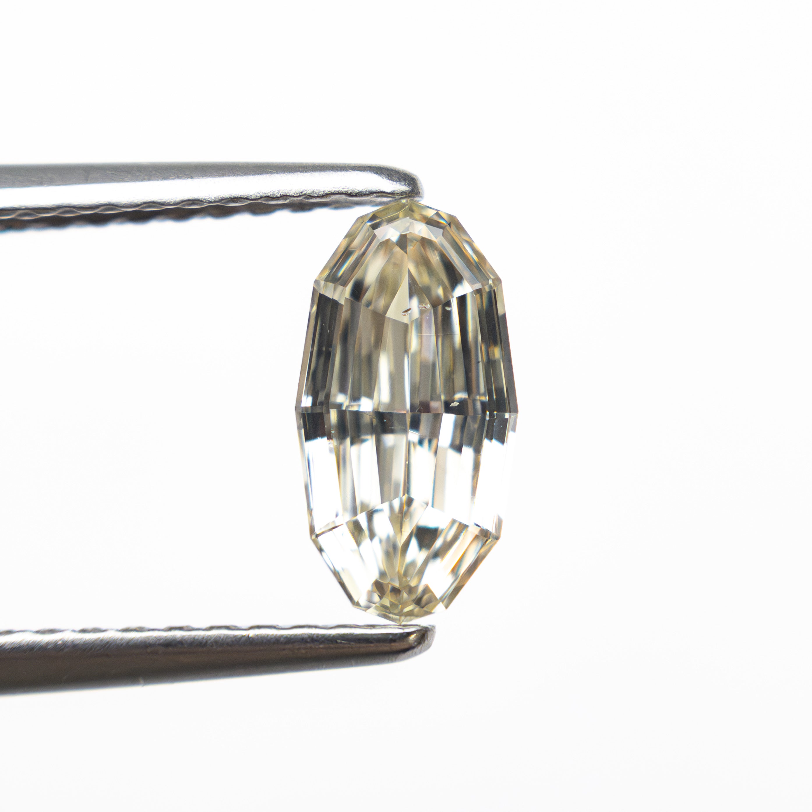 D16716  - 0.80ct 8.85x4.60x2.36mm SI2 Q-R Geo Oval Step Cut 🇿🇦 27526-02