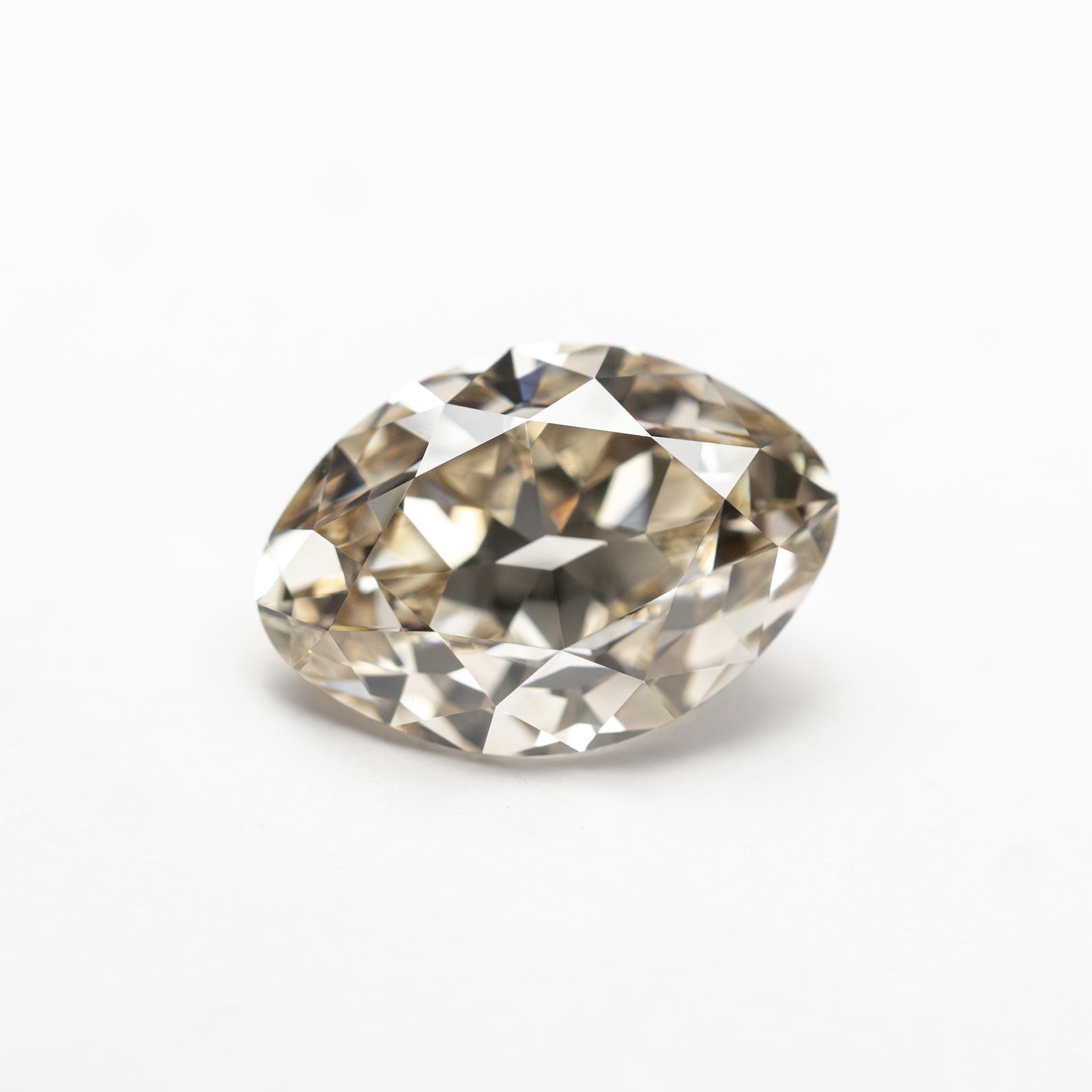 1.61ct 9.02x6.30x4.20mm VS2 W-X Modern Antique Moval Brilliant 🇨🇦 27573-01