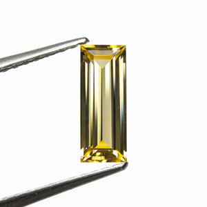 0.79ct 9.06x3.55x2.21mm Baguette Step Cut Sapphire 27719-05
