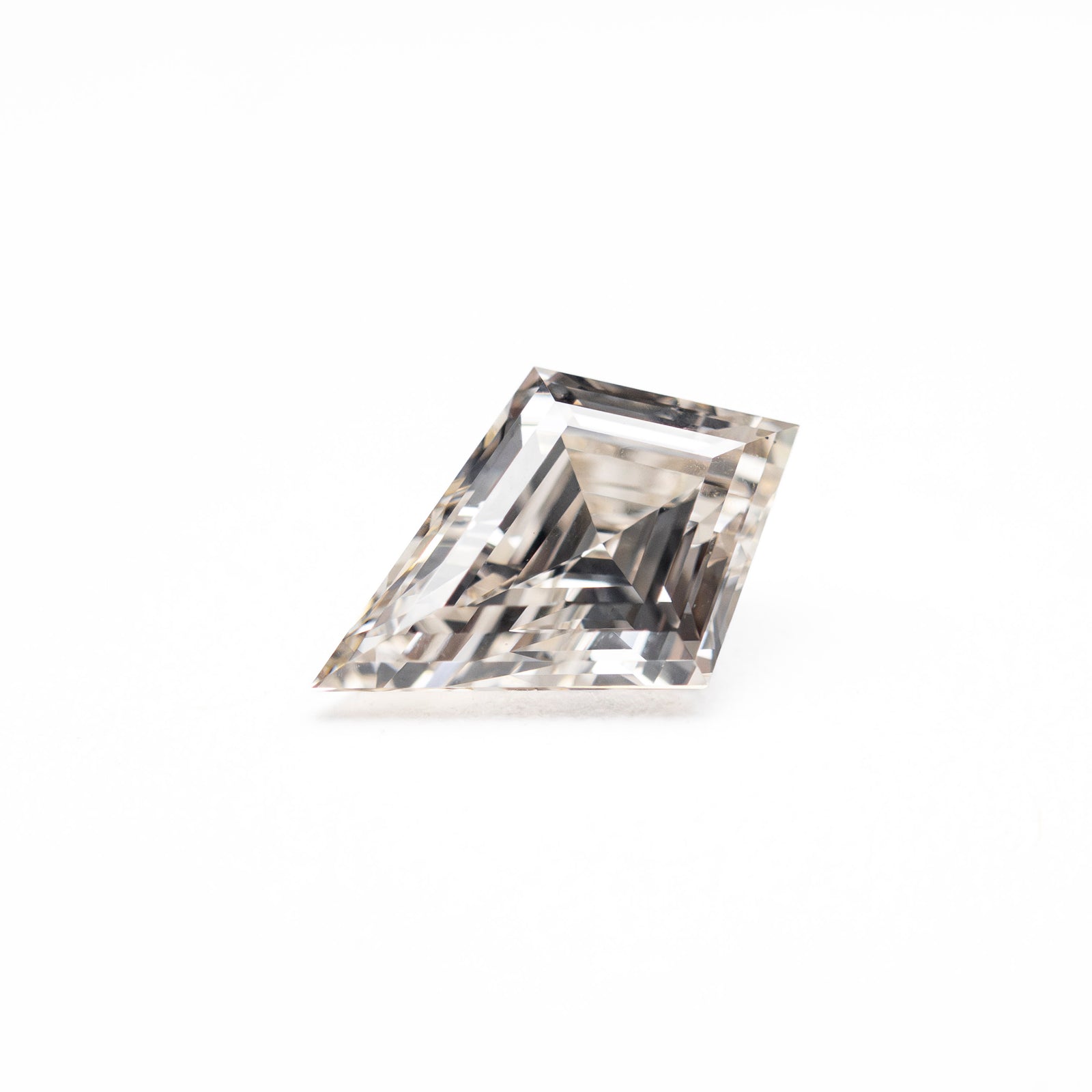 0.76ct 8.56x5.65x3.33mm VS2 M Kite Step Cut 🇨🇦 27931-01