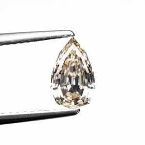 1.06ct 8.52x5.22x3.28mm VVS2 W-X Geo Pear Step Cut 28054-01