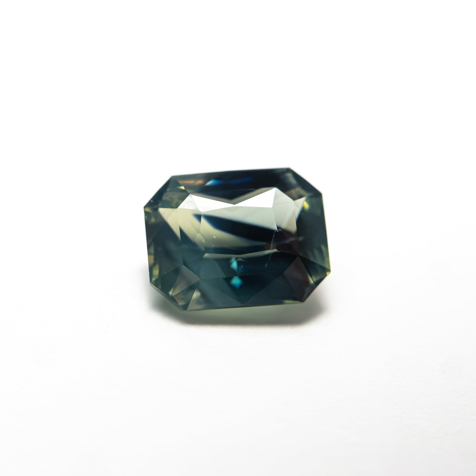1.06ct 6.10x4.79x3.47mm Cut Corner Rectangle Brilliant Sapphire 28225-01