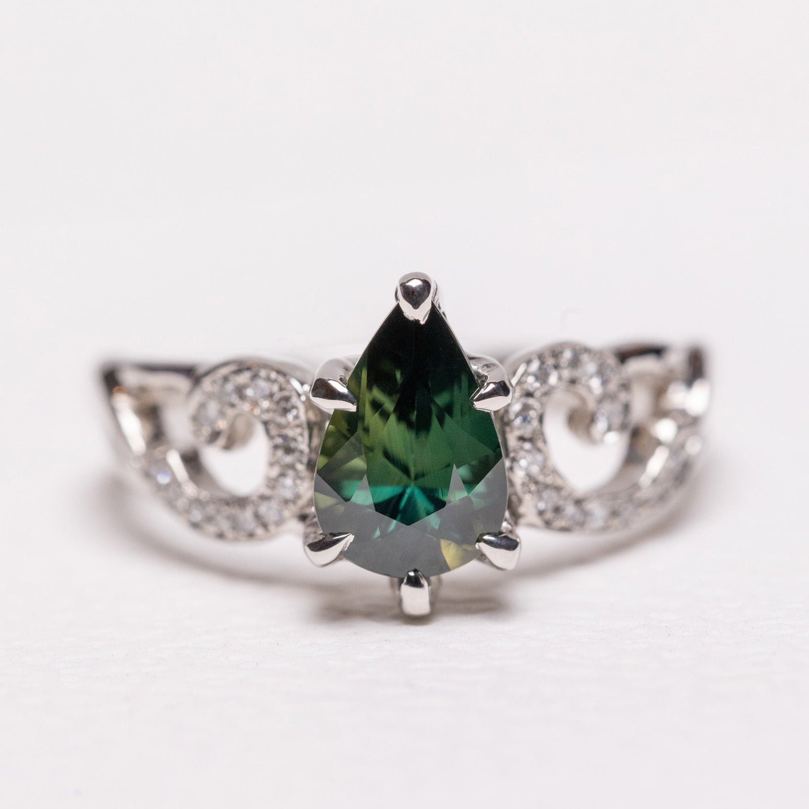 1.51ct Pear Brilliant Sapphire <br><b> Ileava Jewelry </b>| Layla Ring