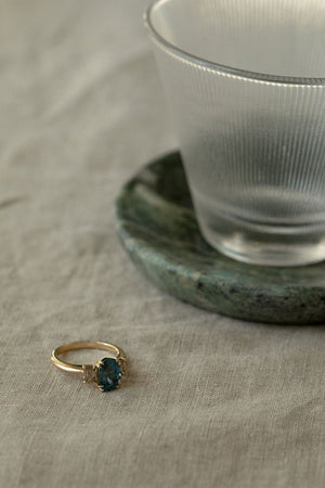 2.82ct Oval Brilliant Sapphire <br><b>June Rings </b>| Montana Sapphire & Champagne 3-Stone