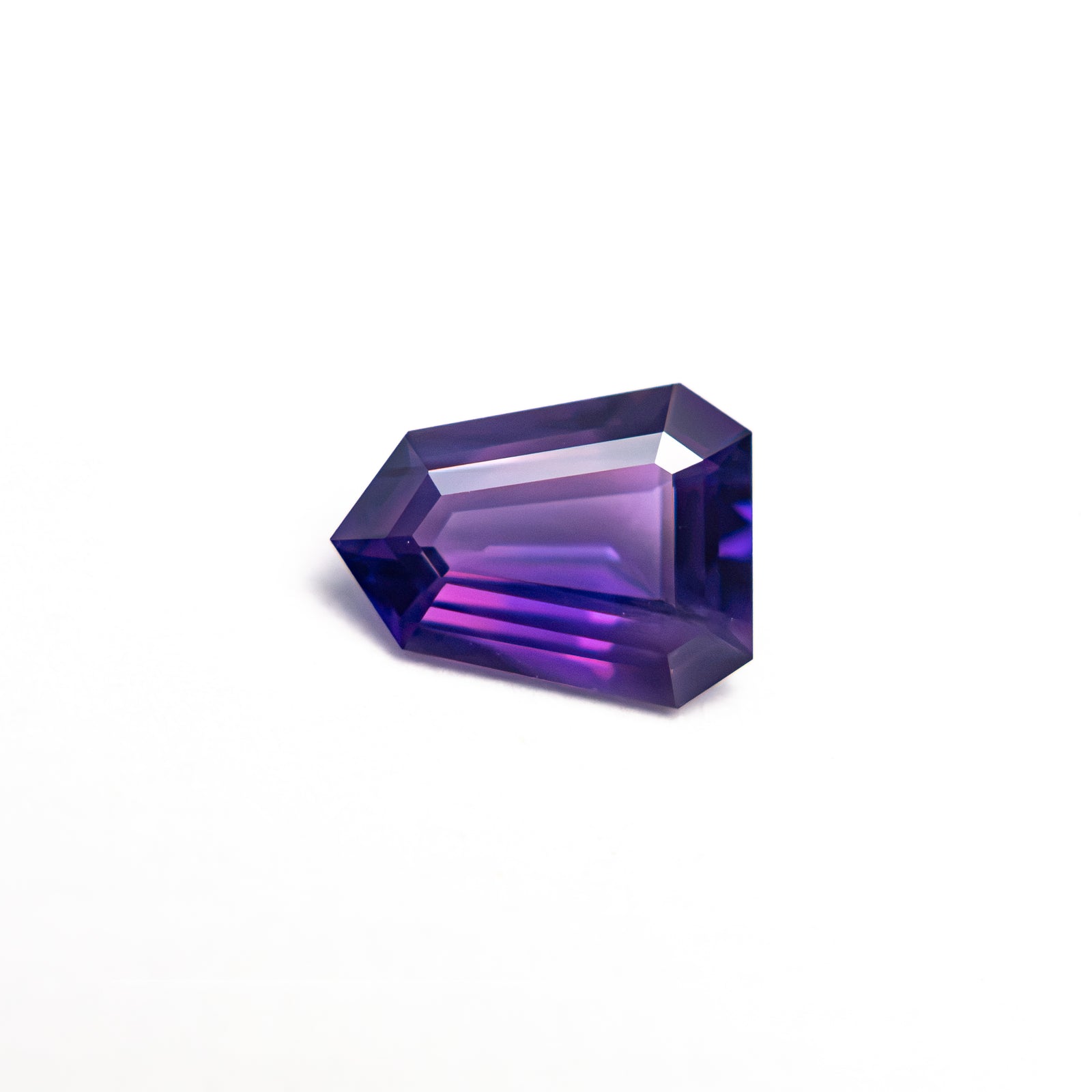 1.02ct 7.62x5.92x2.82mm Shield Step Cut Sapphire 28256-01