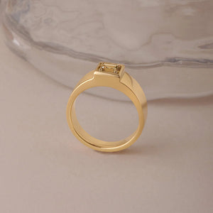 1.03ct Carré Step Cut 🇨🇦 <br><b>ATTIC </b>| Ellis Ring