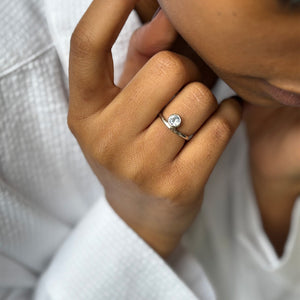 0.64ct Round Brilliant Sapphire <br><b> Pilar Agueci </b>| Camillia Ring No. 5