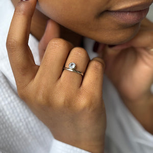 0.64ct Round Brilliant Sapphire <br><b> Pilar Agueci </b>| Camillia Ring No. 5