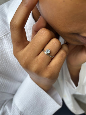 0.64ct Round Brilliant Sapphire <br><b> Pilar Agueci </b>| Camillia Ring No. 5