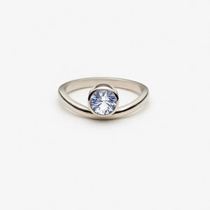 0.64ct Round Brilliant Sapphire <br><b> Pilar Agueci </b>| Camillia Ring No. 5