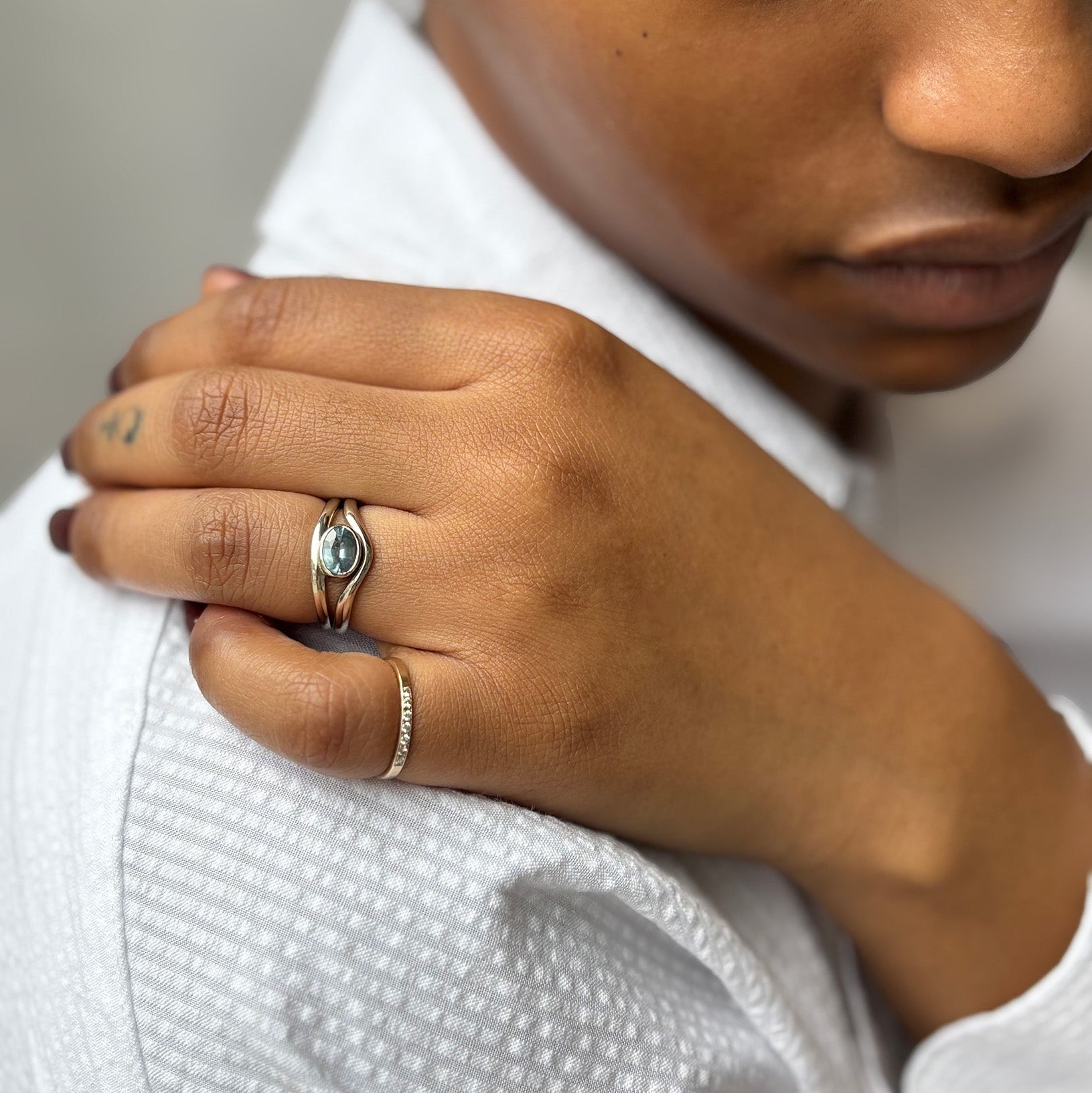 0.91ct Oval Brilliant Sapphire <br><b> Pilar Agueci </b>| Camillia Ring No. 6