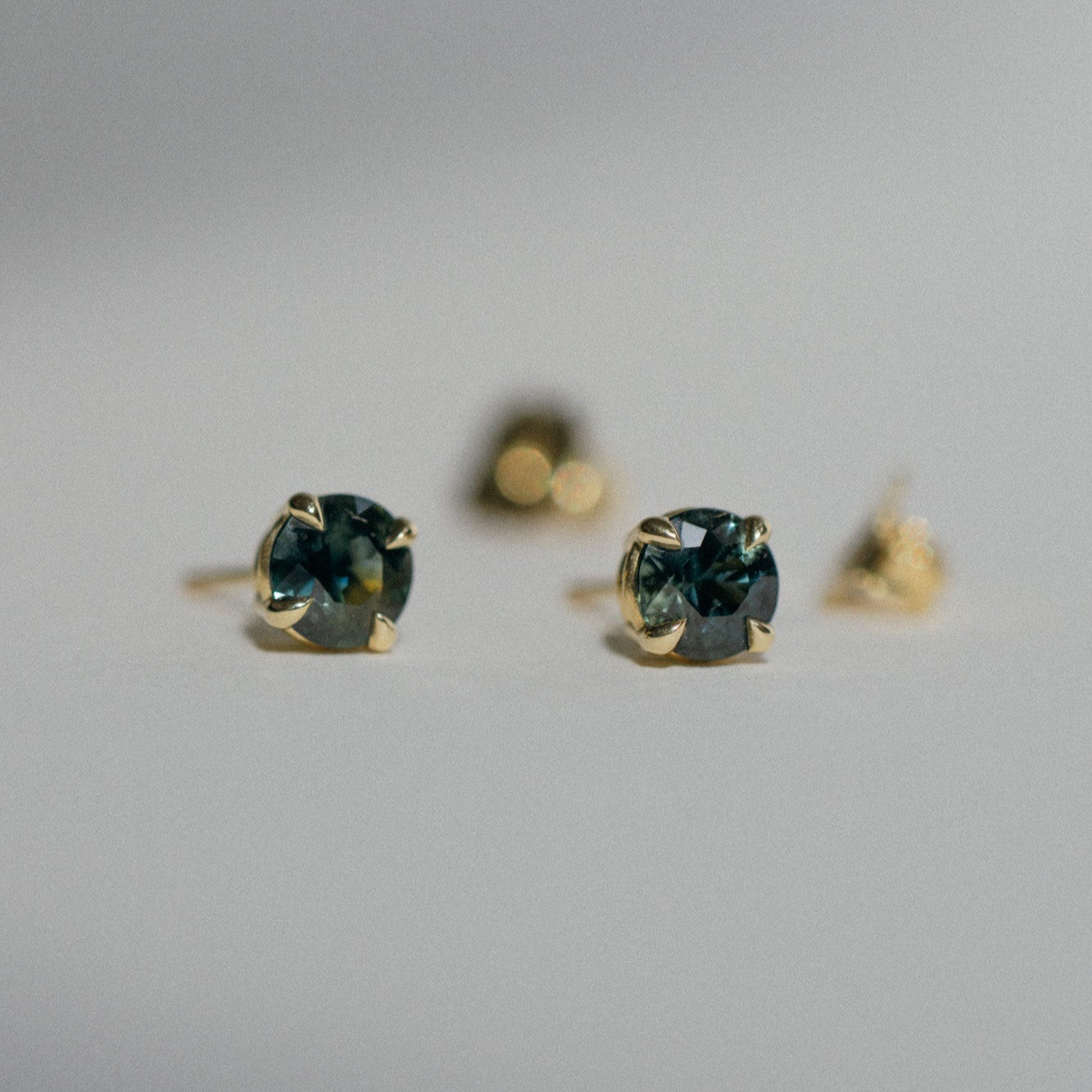 Foe & Dear | Grande Birthstone Stud Earrings - 1.03tcw Teal Round Brilliant-cut Australian Sapphires *ready-to-ship