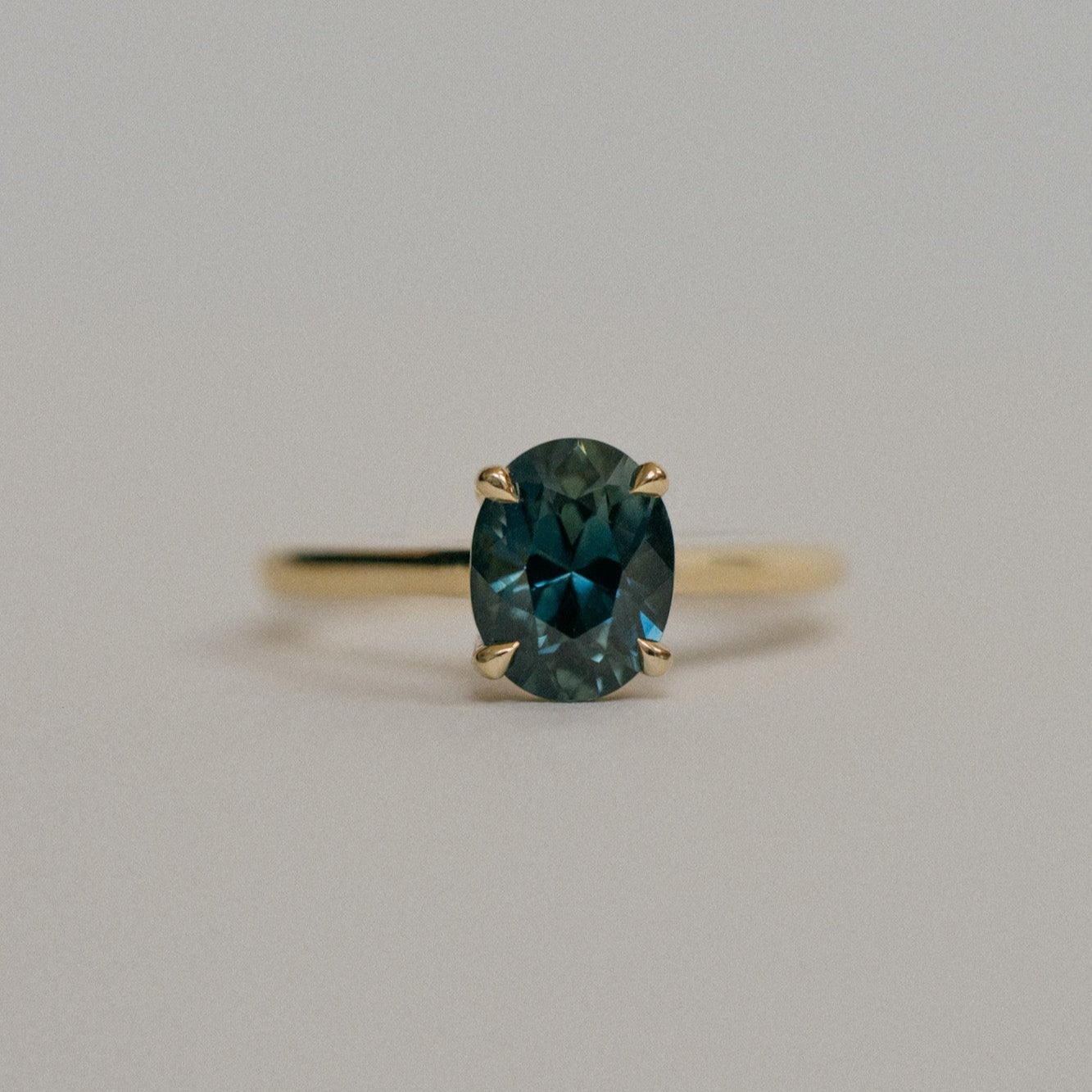 2.25ct Oval Brilliant Sapphire <br><b>Foe & Dear</b> | Villa Ring