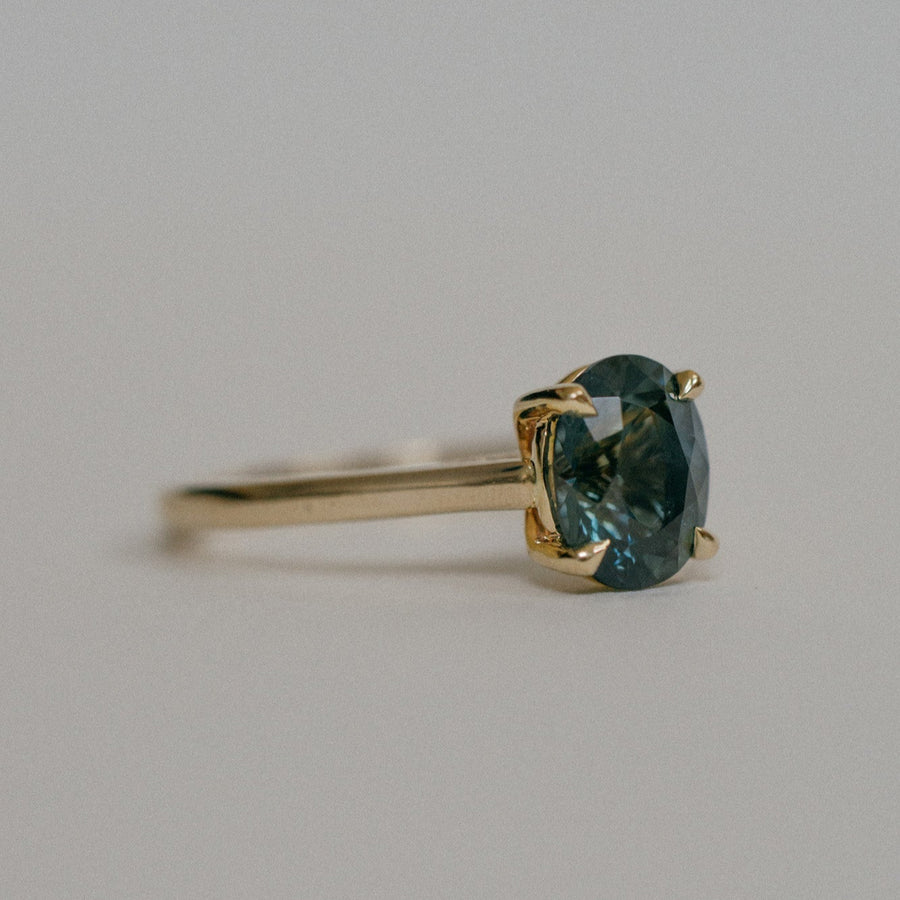 2.25ct Oval Brilliant Sapphire <br><b>Foe & Dear</b> | Villa Ring