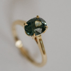 2.25ct Oval Brilliant Sapphire <br><b>Foe & Dear</b> | Villa Ring