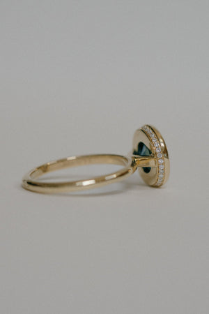 Foe & Dear | Pele Ring - 1.72ct Teal-Green Round Brilliant-cut Sapphire *Ready-to-ship