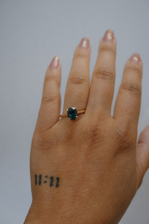2.25ct Oval Brilliant Sapphire <br><b>Foe & Dear</b> | Villa Ring