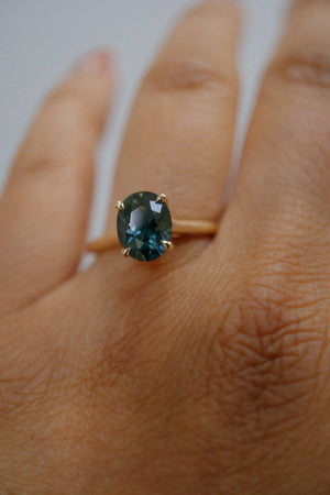 2.25ct Oval Brilliant Sapphire <br><b>Foe & Dear</b> | Villa Ring