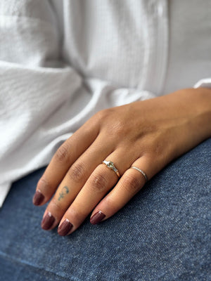 0.67ct Round Brilliant Sapphire <br><b> Pilar Agueci </b>| Ivy Ring No. 2