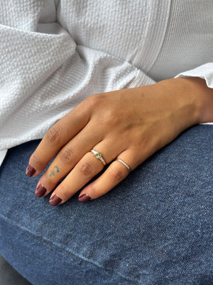 0.67ct Round Brilliant Sapphire <br><b> Pilar Agueci </b>| Ivy Ring No. 2