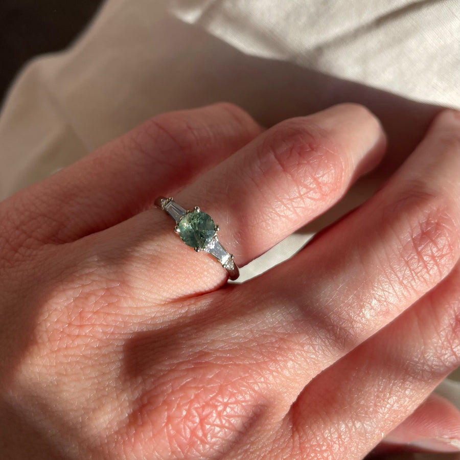 0.74ct Round Brilliant Sapphire <br><b> Pilar Agueci </b>| Ivy Ring No. 1