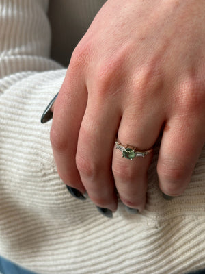 0.74ct Round Brilliant Sapphire <br><b> Pilar Agueci </b>| Ivy Ring No. 1