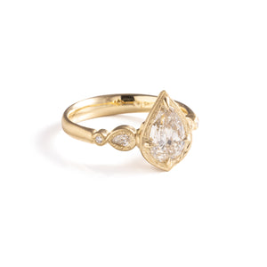 1.01ct GIA VVS1 L Pear Brilliant<br><b> Adel Chefridi</b> | Summer Lotus Ring