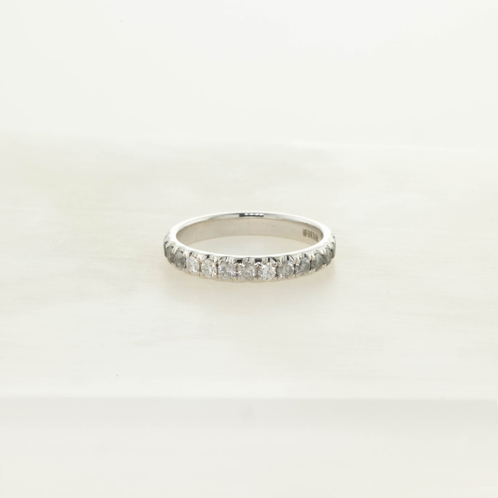 0.48cttw 15pc Salt & Pepper Round Brilliants 🇨🇦<br><b>H&F Jewellery</b> | Eclipse Band