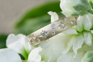 star-inspired wedding band in gold
