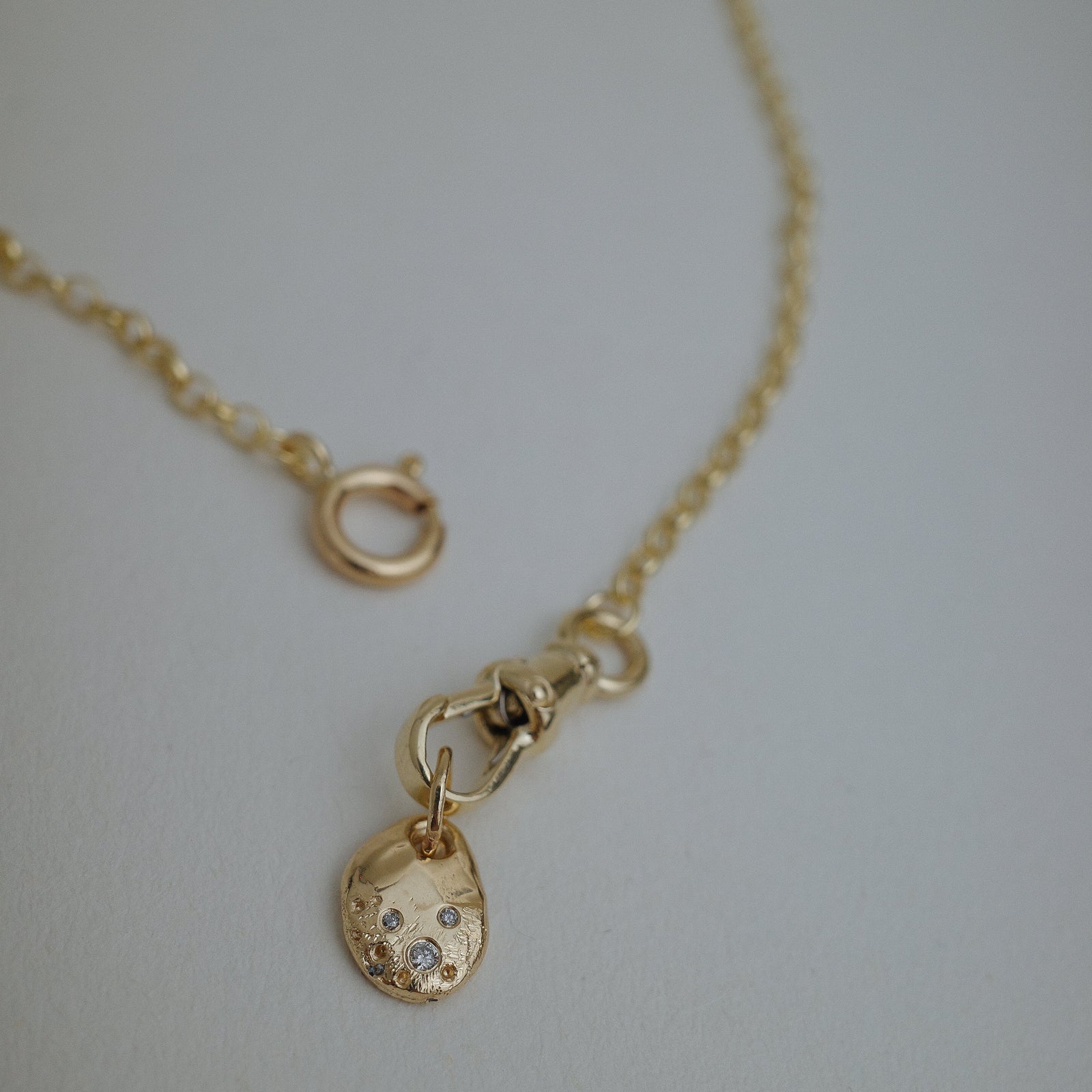 0.02cttw 3pc Round Brilliants <br><b>We Are Arrow </b>| Diamond Beans