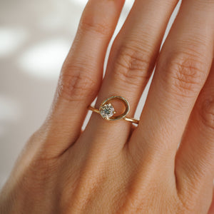 We Are Arrow | Luz Ring <br> 0.30ct Champagne Round Brilliant