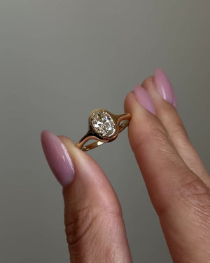 1.03ct Oval Brilliant <br><b> Maggi Simpkins </b> | Oval Skinny Signet Ring