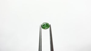0.46ct 4.71x3.96x2.93mm GIA VS2 Fancy Vivid Green Oval Brilliant 24135-01