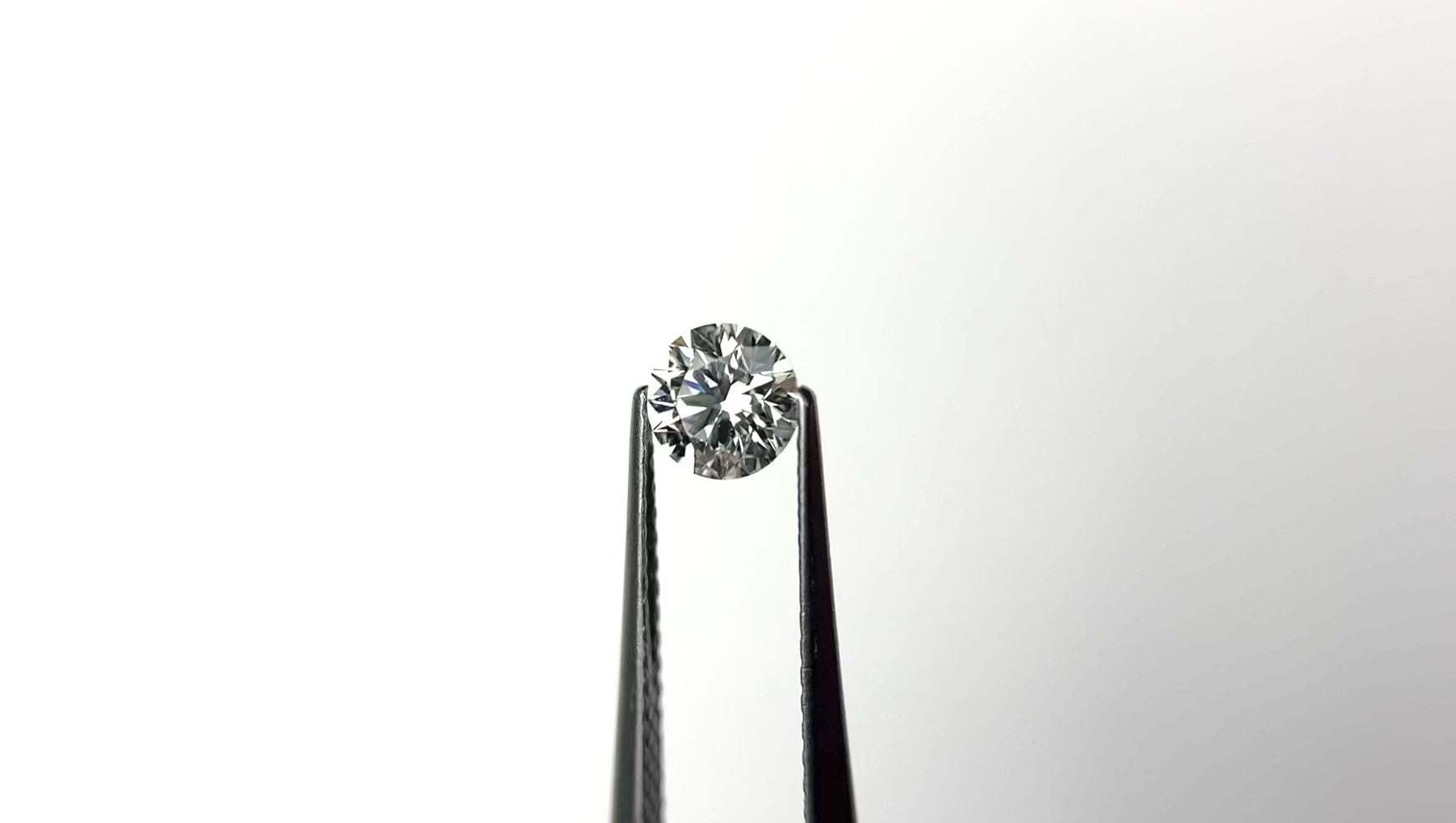 0.49ct 5.06x5.04x3.17mm VS2 G Round Brilliant 27132-01