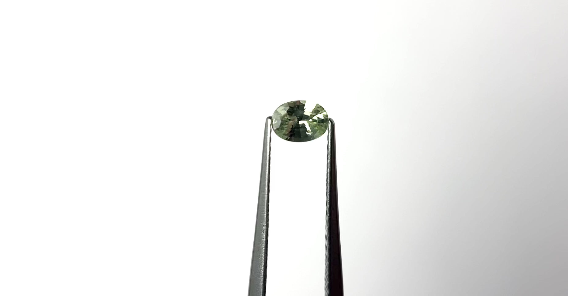0.37ct 5.23x3.80x2.34mm Oval Brilliant Sapphire 23666-08