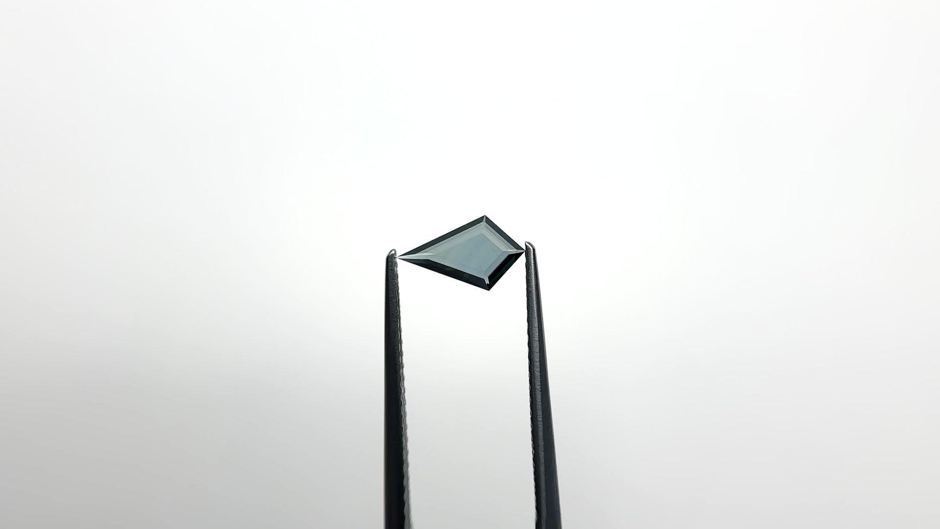 0.46ct 9.37x5.50x1.26mm Kite Portrait Cut Sapphire 27730-05