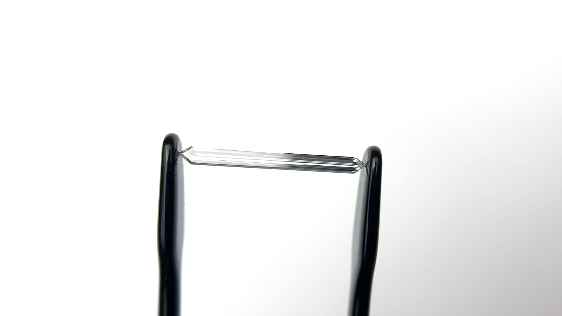 0.43ct 19.42x2.00x1.16mm VS2 H Hexagonal Baguette Step Cut 27400-01