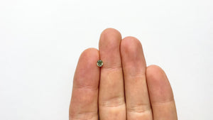 0.46ct 4.71x3.96x2.93mm GIA VS2 Fancy Vivid Green Oval Brilliant 24135-01