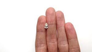 1.01ct 9.23x5.54x3.27mm VS1 M Pear Brilliant 27081-10