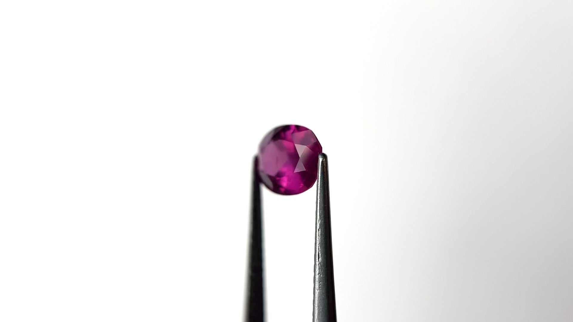 1.32ct 7.58x6.04x3.55mm Oval Brilliant Sapphire 27955-28