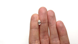 1.00ct 8.94x5.02x3.58mm VS2 K Pear Brilliant 27081-07